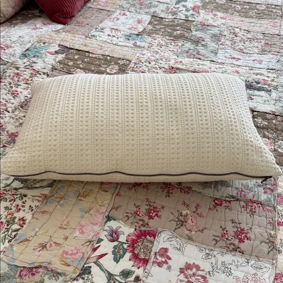 Pottery Barn Rectangular Throw pillow - Picture 2 of 3